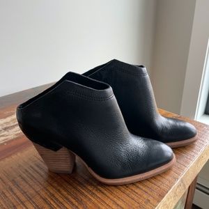 Dolce Vita open back Booties. Black Leather Size 6
